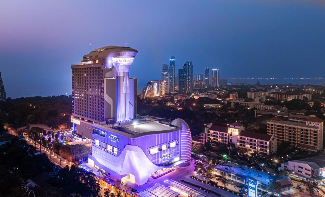 Grande Centre Point Space Pattaya Eksteriør billede The Royal Paragon Hotel