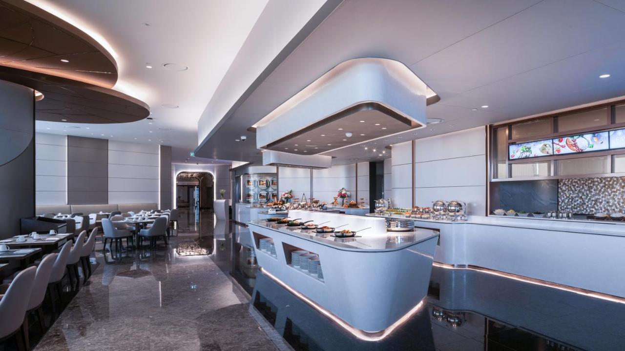 Grande Centre Point Space Pattaya Eksteriør billede The buffet at the lounge