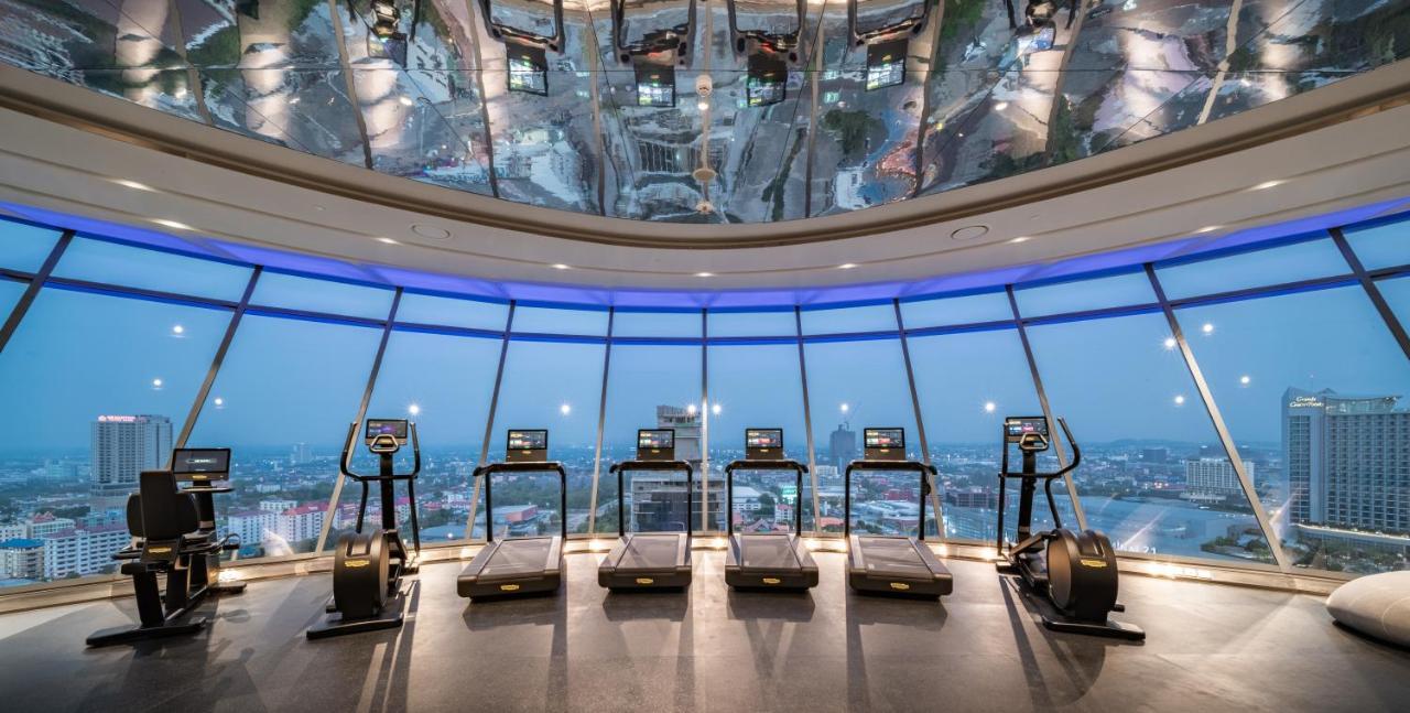 Grande Centre Point Space Pattaya Eksteriør billede The gym at the 88th floor