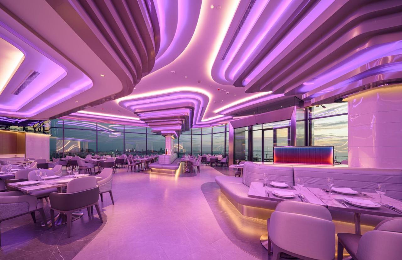 Grande Centre Point Space Pattaya Eksteriør billede The interior of the restaurant